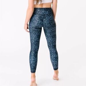 Zyia Stone Leopard Print Leggings Scrunchy Light N Luxe